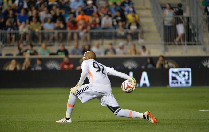 مبولحي يفكر في الرحيل ويقترب من الهلال